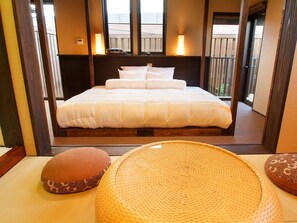 2 bedrooms, desk, free WiFi, bed sheets