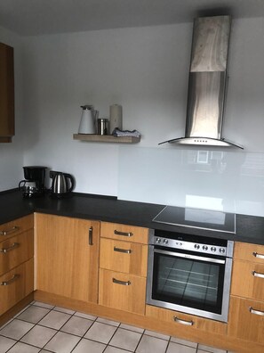 Refrigerador, horno, parrilla de estufa y lavavajillas 