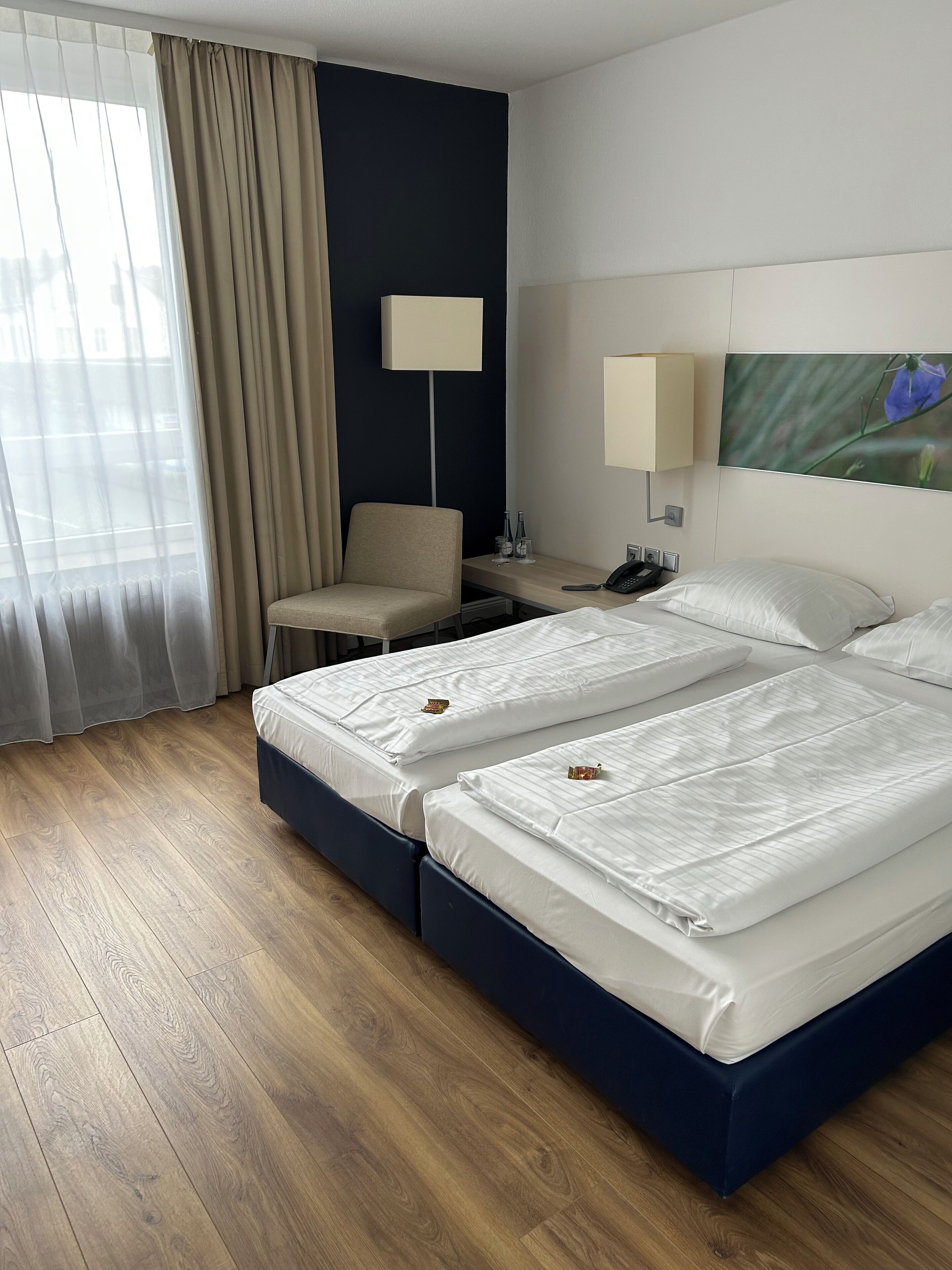 1 bedroom, hypo-allergenic bedding, iron/ironing board, free wifi