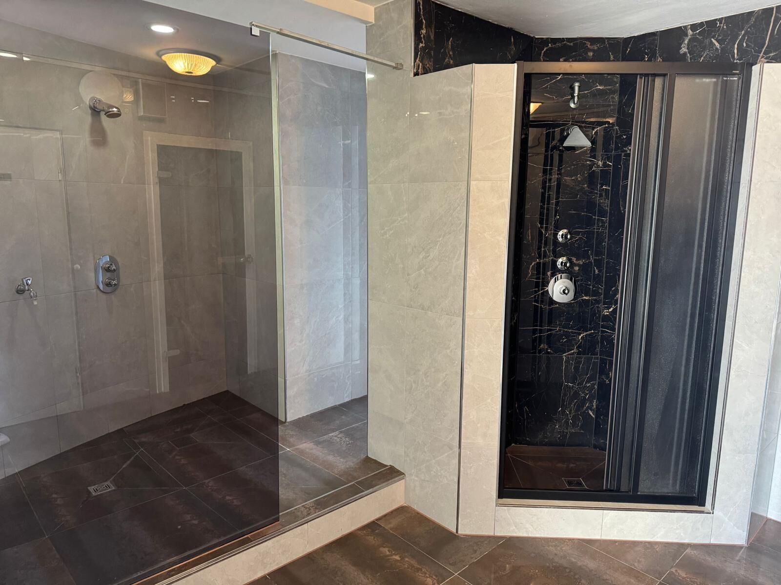 indoor pool, open 7:00 am to 10:00 pm, pool loungers