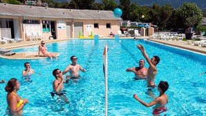 Outdoor pool - Wooden Chalet in the Cozy and Sporty and Beautifull Chorges (Chorges)
