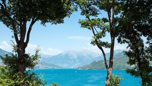 Unclassified image, 3 of 21, button - Wooden Chalet in the Cozy and Sporty and Beautifull Chorges (Chorges)