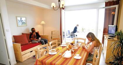 Apartment in Plougasnou With Stunning Sea Views