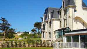 Apartment | Exterior - Apartment in Plougasnou With Stunning Sea Views (Plougasnou)