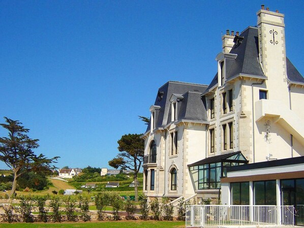 Apartment | Exterior - Apartment in Plougasnou With Stunning Sea Views (Plougasnou)