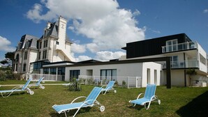 Exterior - Apartment in Plougasnou With Stunning Sea Views (Plougasnou)