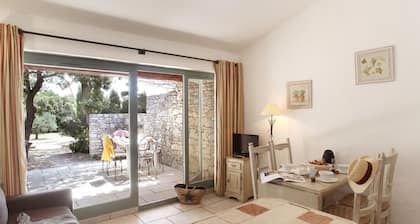 Maisonette in Gordes With Provencal Charm
