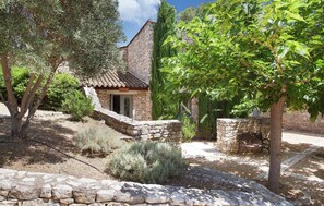 Exterior - Maisonette in Gordes With Provencal Charm (Gordes)