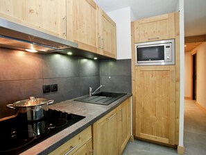Apartment | Private kitchen - Comfortable Apartment in Chatel, 50 m. From the ski Lift (Chatel)