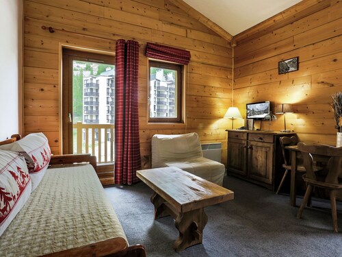 Savoyards and Rustic Apartment in the Heart of Val D'isère