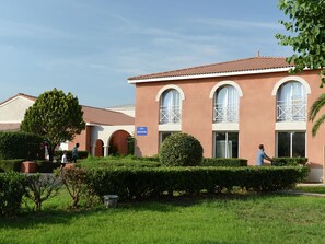 Exterior - Canal-side Escape w/ Pool (Salleles-d'Aude)