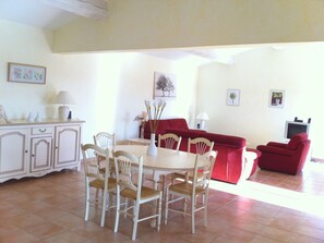 Villa | Living room | DVD player, MP3 dock - Spacious Villa With Panoramic Views, Located in the Provence (La Londe-les-Maures)