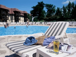 Outdoor pool - Traditional Apartment With Balcony or Terrace in Deauville (Deauville)