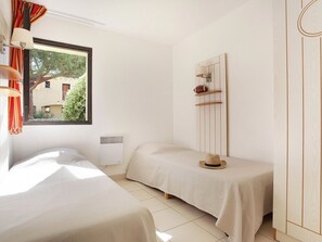 Apartment | Room amenity - Apartment in Saint-loup Amid Pine Trees (Agde)