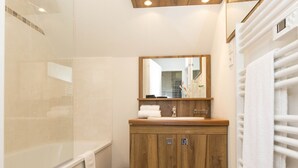 Unclassified image, 5 of 10, button - Holiday Home in Bretagne by Emerald Coast (Le Tronchet)