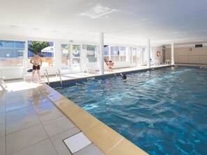 Pool - Holiday Home in Bretagne by Emerald Coast (Le Tronchet)