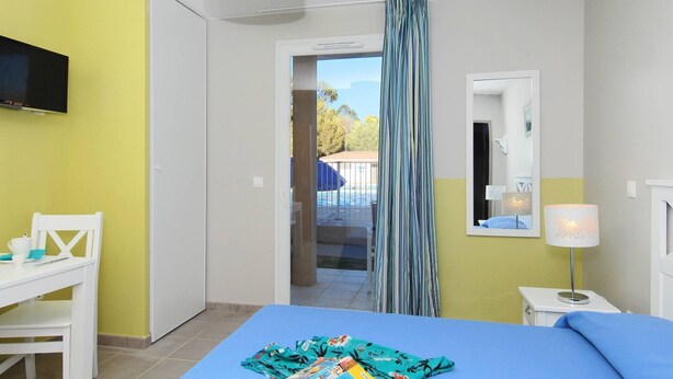 Unclassified image, 1 of 11, button - Sunny Retreat With Pool (La Londe-les-Maures)