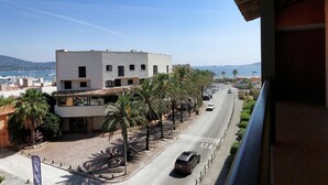 Unclassified image, 2 of 21, button - Carefully Furnished Studio at 100 m. From the Beach (Gassin)
