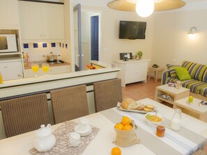 Dining - Atmospheric Holiday Home Near Lacanau Surrounded by a Forest (Lacanau)