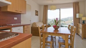 Dining - Cozy Holiday Home in Trébas With Sauna (Trebas)