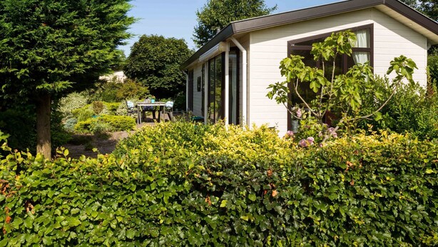 Exterior - Comfortable Chalet With Dishwasher, Near the Sea in Egmond (Egmond aan den Hoef)