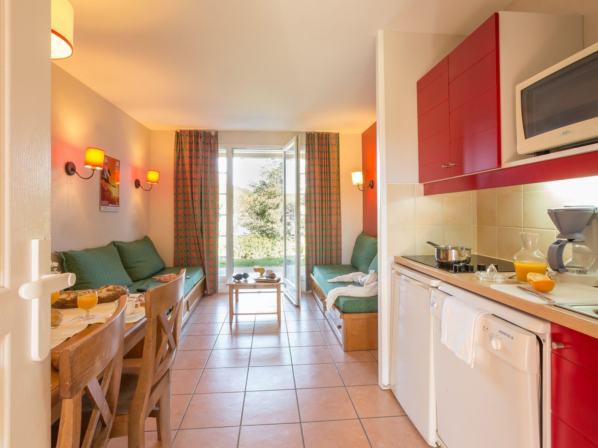 Fridge, microwave, dishwasher, coffee/tea maker