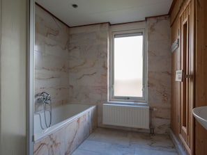 Apartment | Bathroom | Shower