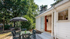 Unclassified image, 2 of 17, button - Comfortable Chalet With Microwave in Natural Surroundings (Mierlo)