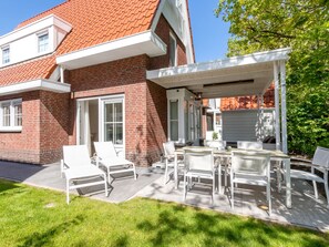 Villa | Garden