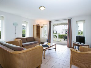Villa | Living room - Comfortable Villa With Garden and Terrace, Near Rockanje (Hellevoetsluis)