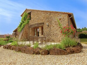 Exterior - Spacious Estate in Roussines (Roussines)