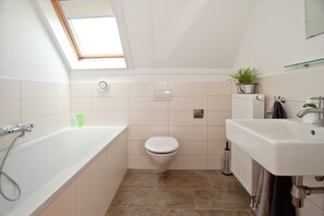 Bathroom - Tail-wagging Lake Escape (Heel)