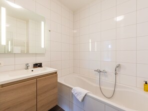 Apartment | Bathroom - Modern Domburg Apartment (Domburg)