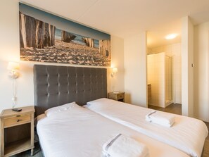 Apartment | 2 bedrooms, individually furnished, bed sheets - Modern Domburg Apartment (Domburg)