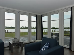 Living room - Luxury Wellness Villa With a Jetty, Located in Giethoorn (Giethoorn)