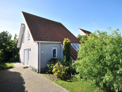 Detached Villa With Microwave Near the Sea