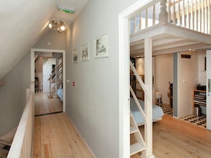 5 Schlafzimmer, Babybetten, Bettwäsche