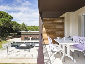 Balcony - Modern and Comfortable Apartment Near the Pont du Gard (Vers-Pont-du-Gard)