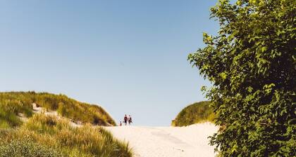 Wooden Bungalow With Dishwasher Near the Beach