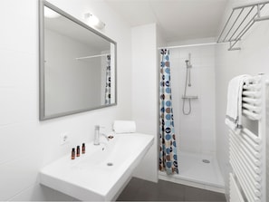 Bungalow | Bathroom | Shower