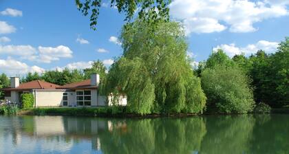 Comfortable Holiday Home by the Water at a Recreational Lake