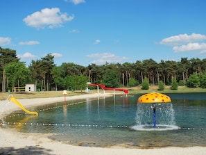 Pool - Comfortable Holiday Home by the Water at a Recreational Lake (Oostrum)