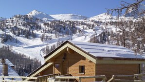 Exterior - Traditional Apartment With Fireplace 200 m. From the Center (Isola)