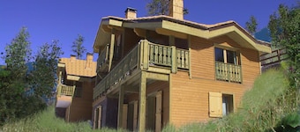 Traditional Apartment With Fireplace 200 m. From the Center