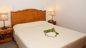 Chalet | Room amenity - Sunny Vars Apartment (Vars)