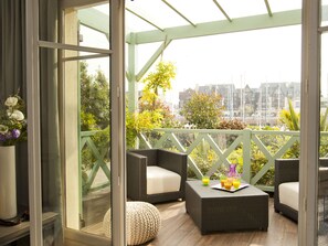 Apartment | Balcony - Stylish and Comfortably Furnished Apartment in Deauville (Deauville)