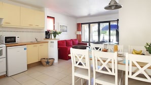 Unclassified image, 3 of 8, button - Apartment in France Amid Pine Trees (Agde)