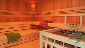 Spa - Authentic Apartment in Oberaichwald near Hiking Area (Finkenstein am Faaker See)