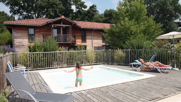 Villa | Piscina | Una piscina al aire libre