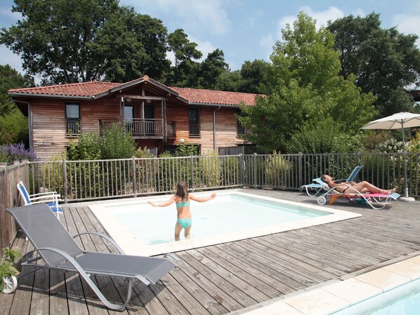 Villa | Pool | Outdoor pool - Nice Apartment With Wifi Located 2.5 km. From the Beach (Messanges)